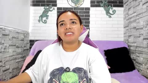 Snapshot of sienna_lux01 chatting on 4, 3, 2026 sienna_lux01 online show from 4, 3, 2026