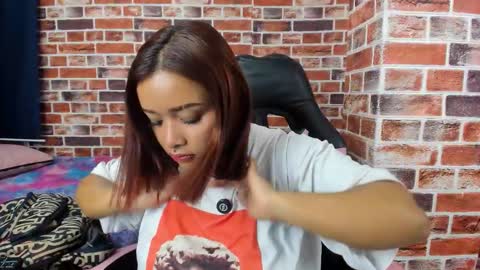 Snapshot of sienna_lux01 chatting on 11, 3, 2026 sienna_lux01 online show from 11, 3, 2026