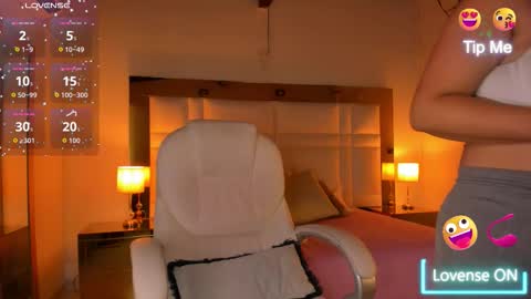 Sienna  online show from 13, 11, 2025