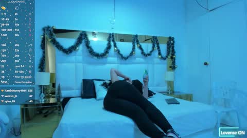 Sienna  online show from 22, 12, 2025