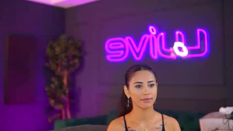 Sienna online show from 18, 11, 2025