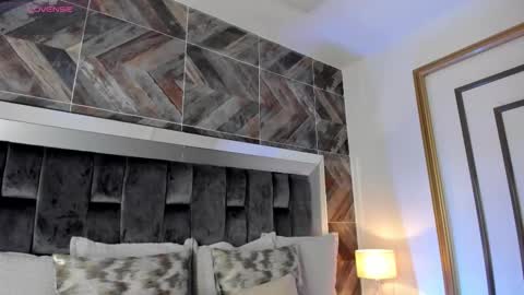    online show from 23, 9, 2025