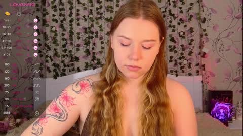 Snapshot of silent_princesses chatting on 24, 12, 2024 Chloe online show from 24, 12, 2024