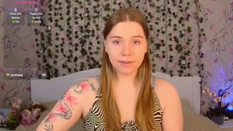 Snapshot of silent_princesses chatting on 25, 2, 2025 Chloe online show from 25, 2, 2025