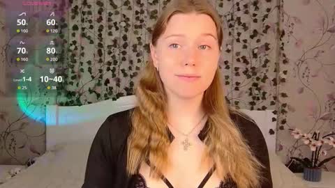 Snapshot of silent_princesses chatting on 17, 9, 2025 Chloe online show from 17, 9, 2025