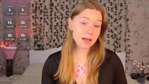 Snapshot of silent_princesses chatting on 24, 9, 2025 Chloe online show from 24, 9, 2025