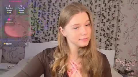 Snapshot of silent_princesses chatting on 17, 10, 2025 Chloe online show from 17, 10, 2025