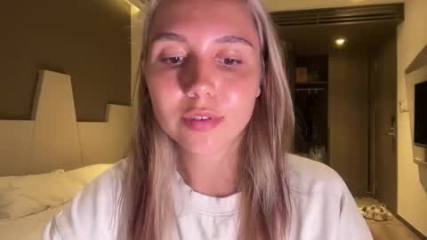 Snapshot of silicia_lu chatting on 5, 3, 2026 You fav Miss Si online show from 5, 3, 2026