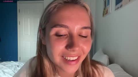 Snapshot of silicia_lu chatting on 13, 3, 2026 You fav Miss Si online show from 13, 3, 2026