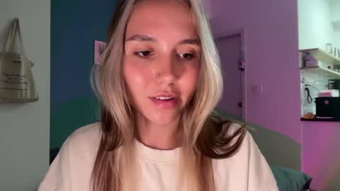 Snapshot of silicia_lu chatting on 26, 3, 2026 You fav Miss Si online show from 26, 3, 2026