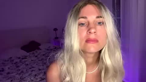 Snapshot of silkycherie chatting on 8, 7, 2026 Blonde dream online show from 8, 7, 2026