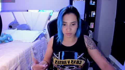 Snapshot of silver_jinx chatting on 10, 4, 2026 powder online show from 10, 4, 2026