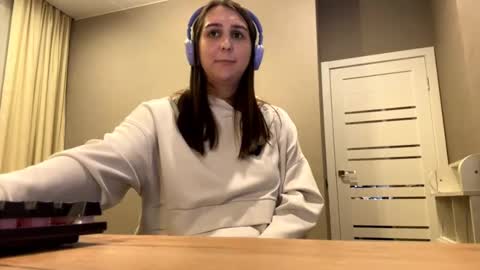 Snapshot of simapickford chatting on 27, 9, 2025 Rose online show from 27, 9, 2025