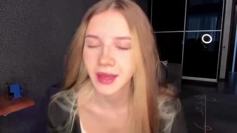 simikiss online show from 12, 5, 2026