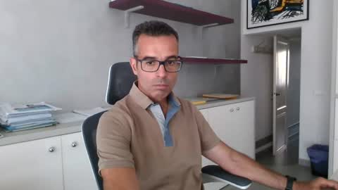 Snapshot of simmeturbate chatting on 24, 6, 2026 Italiandaddyitalydickassbottomassholecomshowmasturbatenudeboyitalyatleticcutemuscolarhardcockdickboy online show from 24, 6, 2026