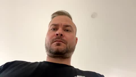 simon23061998 online show from 6, 2, 2026