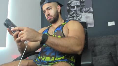 simon_leon01 online show from 20, 1, 2025