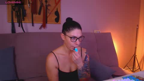 simona_moonshine online show from 17, 1, 2026