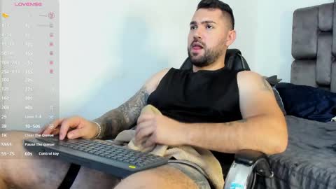 Snapshot of simonbeck chatting on 1, 4, 2026 Simon online show from 1, 4, 2026