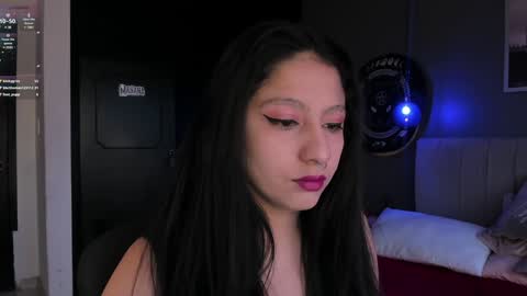 Simone Phill  online show from 28, 1, 2025