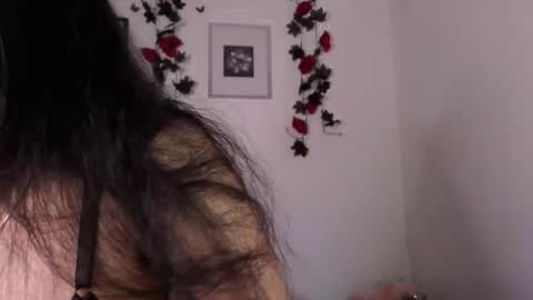 Simone Phill  online show from 28, 10, 2025