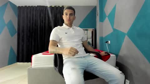 Snapshot of simonkeler chatting on 29, 12, 2024 SIMON KELER online show from 29, 12, 2024