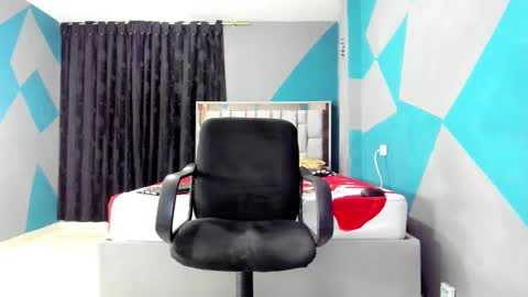 Snapshot of simonkeler chatting on 31, 12, 2024 SIMON KELER online show from 31, 12, 2024