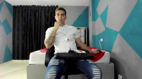 Snapshot of simonkeler chatting on 6, 1, 2025 SIMON KELER online show from 6, 1, 2025