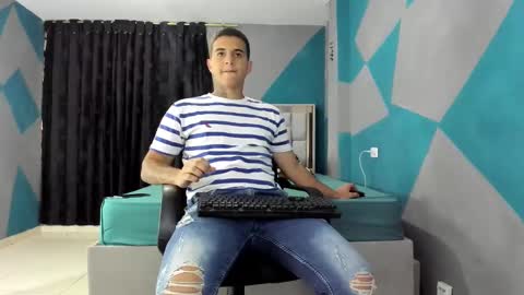 Snapshot of simonkeler chatting on 23, 1, 2025 SIMON KELER online show from 23, 1, 2025