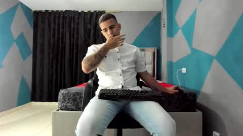 Snapshot of simonkeler chatting on 2, 2, 2025 SIMON KELER online show from 2, 2, 2025