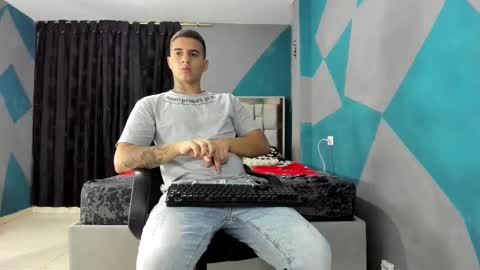 Snapshot of simonkeler chatting on 19, 2, 2025 SIMON KELER online show from 19, 2, 2025