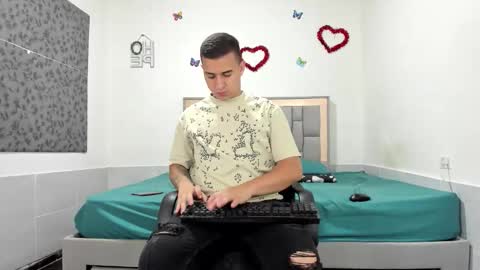 Snapshot of simonkeler chatting on 16, 10, 2025 SIMON KELER online show from 16, 10, 2025