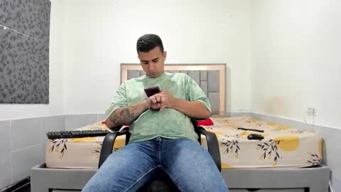 Snapshot of simonkeler chatting on 29, 11, 2025 SIMON KELER online show from 29, 11, 2025