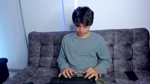  Simon  online show from 21, 1, 2025