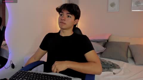  Simon  online show from 26, 1, 2025