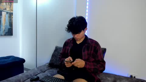  Simon  online show from 1, 2, 2025