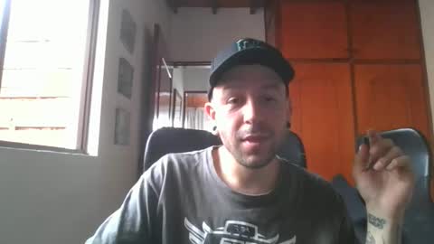 Snapshot of simonm777 chatting on 17, 10, 2025 simonm777 online show from 17, 10, 2025