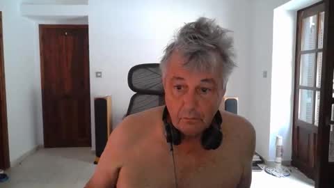 Snapshot of simonthenudist chatting on 15, 9, 2025 Simon online show from 15, 9, 2025