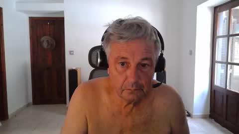 Snapshot of simonthenudist chatting on 17, 9, 2025 Simon online show from 17, 9, 2025