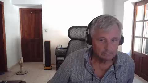 Snapshot of simonthenudist chatting on 7, 10, 2025 Simon online show from 7, 10, 2025