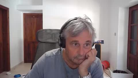 Snapshot of simonthenudist chatting on 8, 11, 2025 Simon online show from 8, 11, 2025