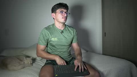 Snapshot of simoon_01 chatting on 1, 3, 2026 SIMOON online show from 1, 3, 2026