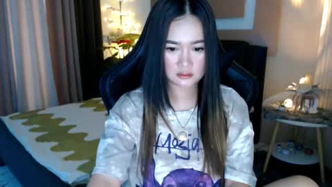 Snapshot of simplykhate chatting on 20, 12, 2025 Adrianna Fowler online show from 20, 12, 2025