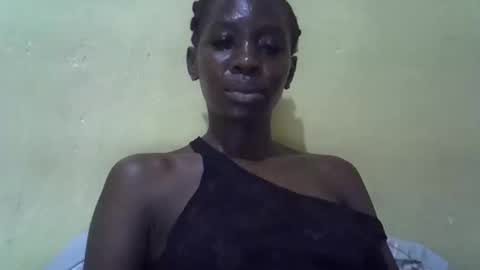 Snapshot of simplyloy33 chatting on 20, 4, 2026 simplyloy33 online show from 20, 4, 2026