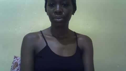 Snapshot of simplyloy33 chatting on 27, 4, 2026 simplyloy33 online show from 27, 4, 2026