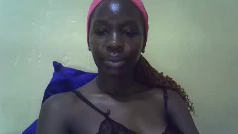 Snapshot of simplyloy33 chatting on 3, 5, 2026 simplyloy33 online show from 3, 5, 2026