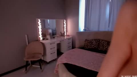 Naomi online show from 7, 4, 2026