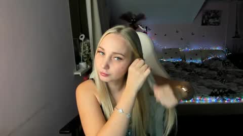 Snapshot of singlemother5619 chatting on 22, 12, 2024 nika online show from 22, 12, 2024