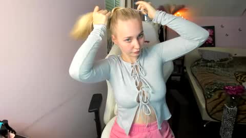 Snapshot of singlemother5619 chatting on 12, 1, 2025 nika online show from 12, 1, 2025