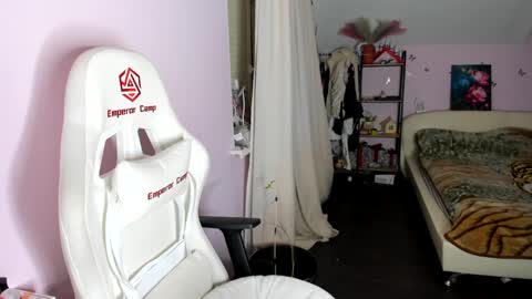 Snapshot of singlemother5619 chatting on 18, 1, 2025 nika online show from 18, 1, 2025